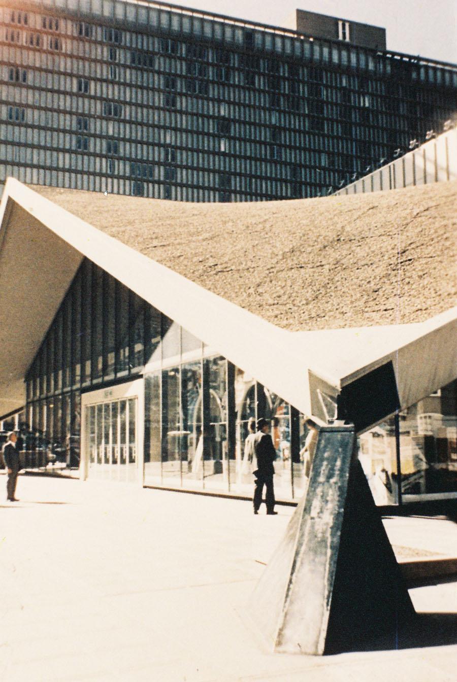 US National Bank Of Denver, Mile High Center, Denver, Colorado By Ieoh Ming Pei 1956 - 1965. Entrance Canopy