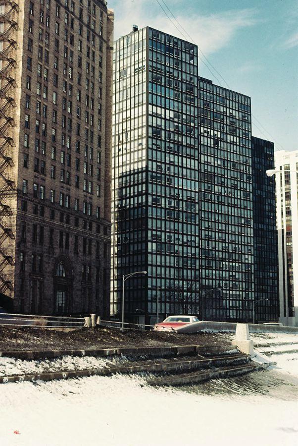 860 & 880 Lake Shore Drive Apartments, Chicago By Mies Van Der Rohe, 1951. These Were The First High-Rise Apartments In The World Constructed Almost Solely In Glass & Steel