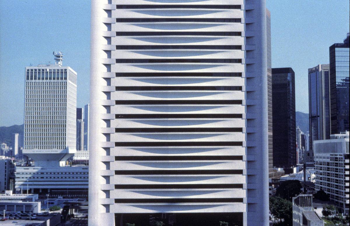 Hong Kong Club & Offices. 35m Span Facade