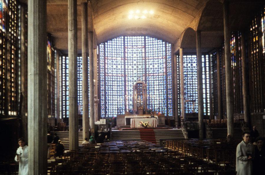 Notre Dame De Raincy. Interior